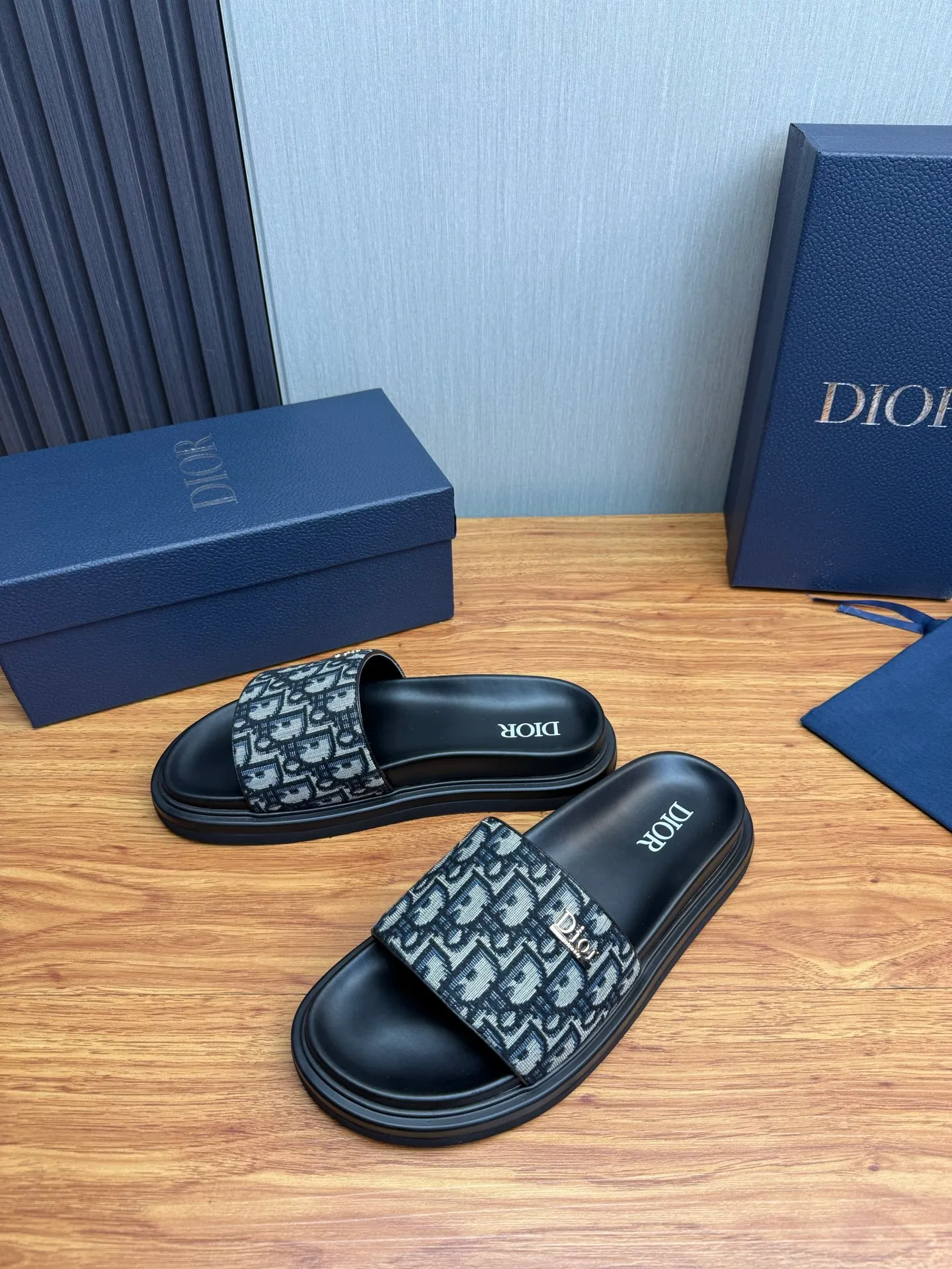 Men's shoes 260💰 Dior. Men's slippers🩴Official website 1:1 production 38-45 size 45 46 🉑️Customized original material shipped✅
